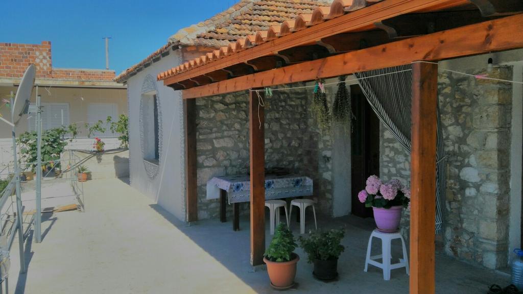 Stone House Hotell Himare Eksteriør bilde